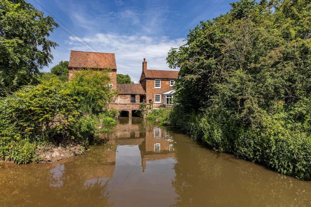 The Mill Hoveringham Bagian luar foto